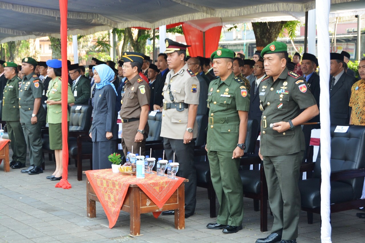 Danrem Salatiga Hadir Dalam Upacara Peringatan Hari Pendidikan Nasional Di Lapangan Pancasila Kota S